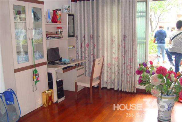 【新牌坊小学旁精装顶跃三房70年产权带100平