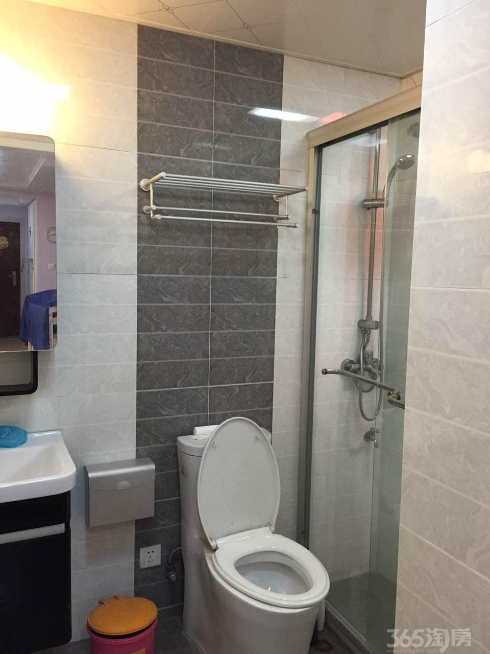 【满2年 送车位 有钥匙看房 威尼斯水城4街区_