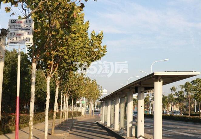 建发雍龙府周边公交站台（2017.7）