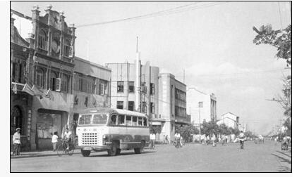 人民中路迎宾楼以东街貌(1959)